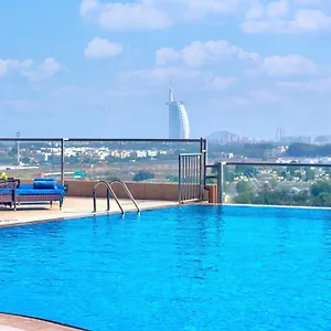 Two Seasons & Apartmanhotel